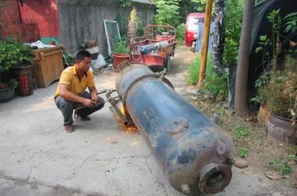 咸阳秦都出动大型机械3台 现场拆除30台燃煤多宝(中国)官方